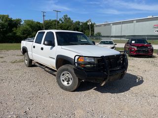 2005 GMC Sierra 2500HD Work Truck - Exterior Front Right Corner Image